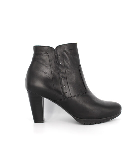 Alternative view of DESIREE (82187)-NEGRO