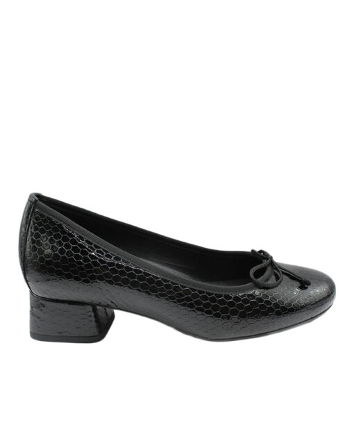 Alternative view of D'chicas (4787)-NEGRO