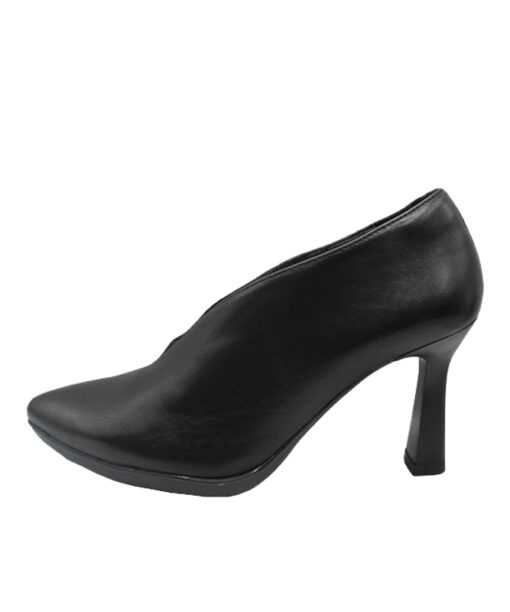 Alternative view of DESIREE (SYRA27)-NEGRO